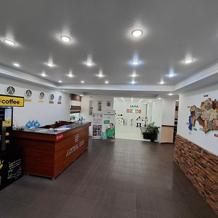 Astina Hotel Astana Luaran gambar