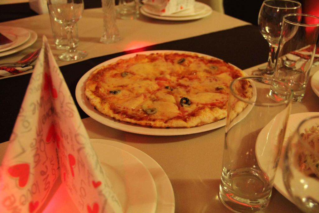 Astina Hotel Astana Luaran gambar