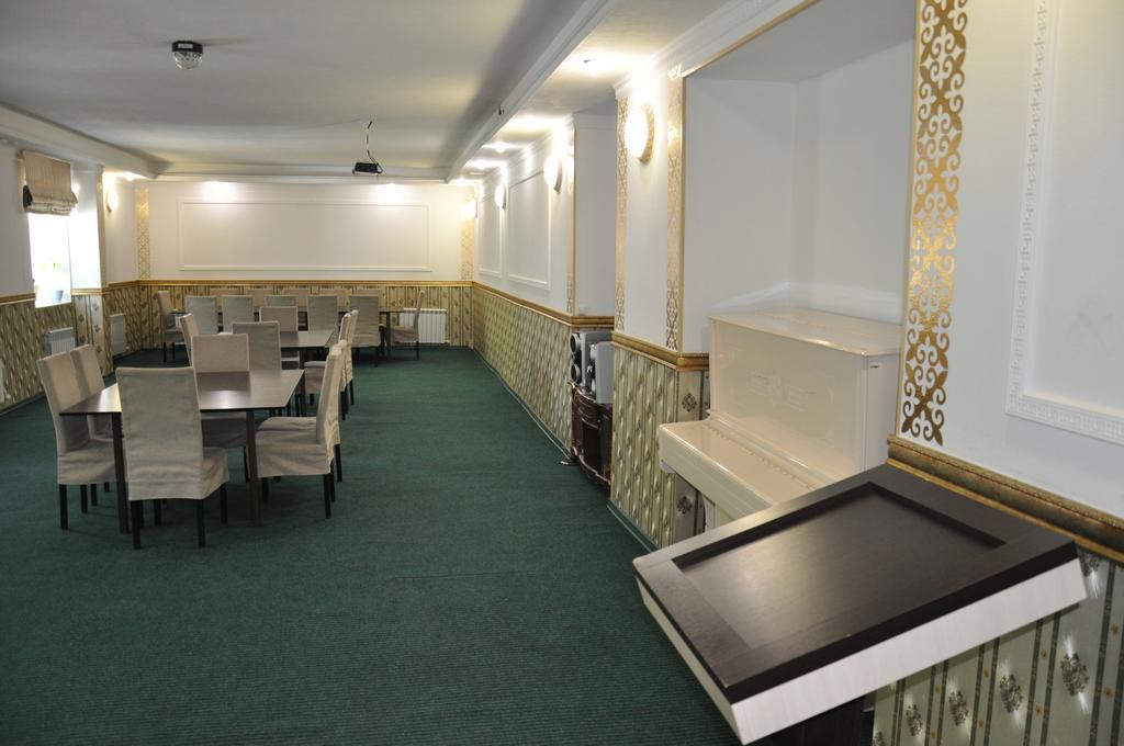 Astina Hotel Astana Luaran gambar